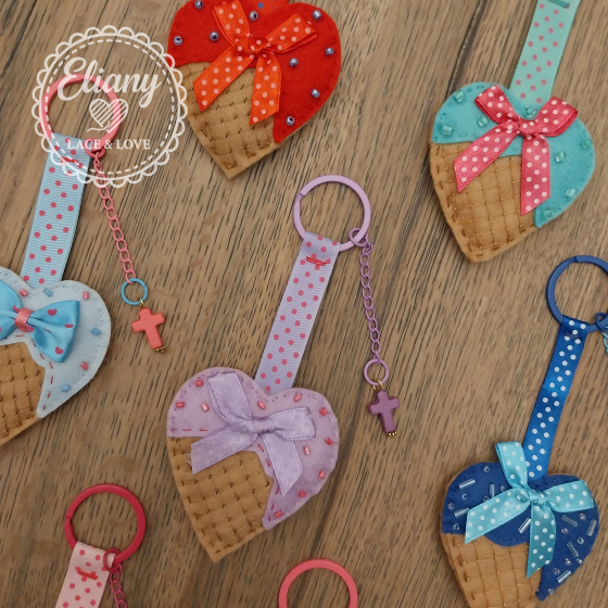 Charms per borse o portachiavi cuori gelato ricamati