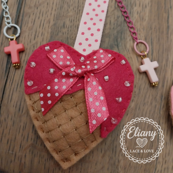 Charms per borse o portachiavi cuori gelato ricamati