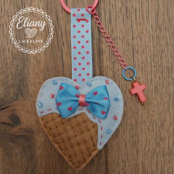 Charms per borse o portachiavi cuori gelato ricamati