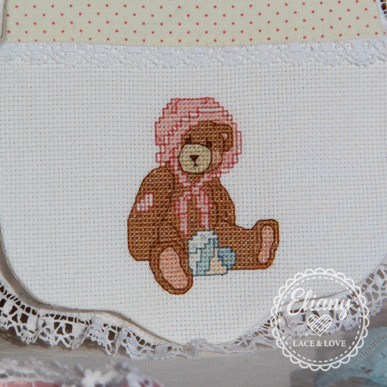 Bavaglie beb� ricamate a punto croce, Cherished Teddy