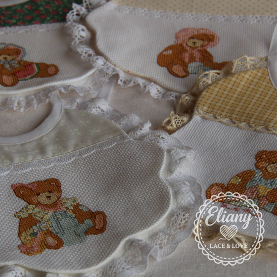 Bavaglie beb� ricamate a punto croce, Cherished Teddy