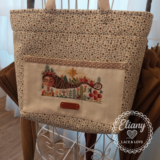 Borsa fatta a mano con punto croce