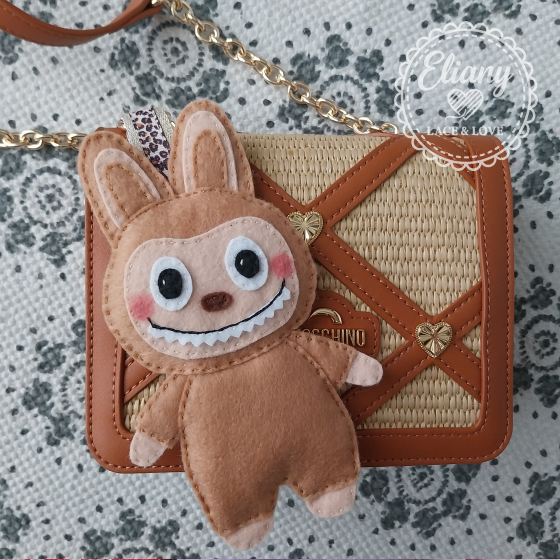 Charms per borsetta handmade in pannolenci nocciola