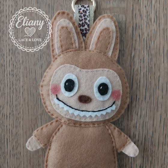 Charms per borsetta handmade in pannolenci nocciola