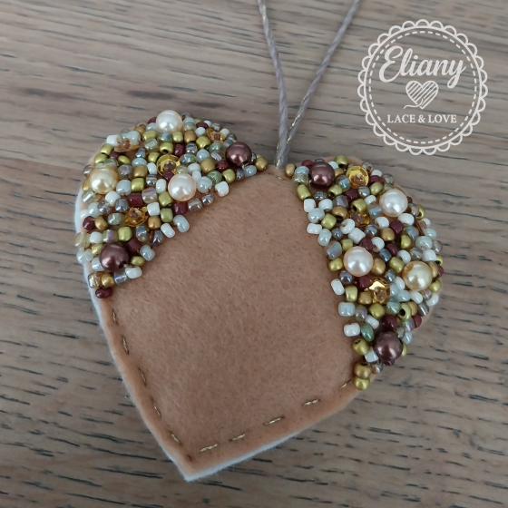 cuori decorativi feltro perline e paillettes