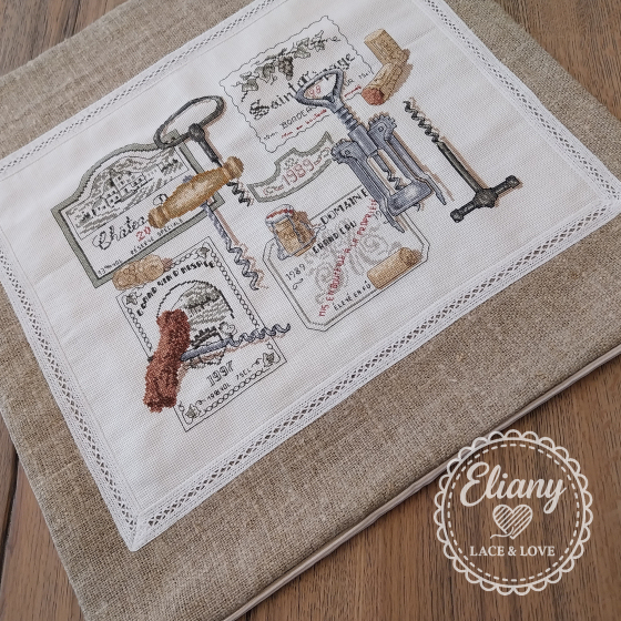 Cusino ricamato a punto croce vintage etichette vino
