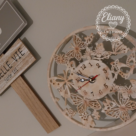 orologio traforato farfalle in legno