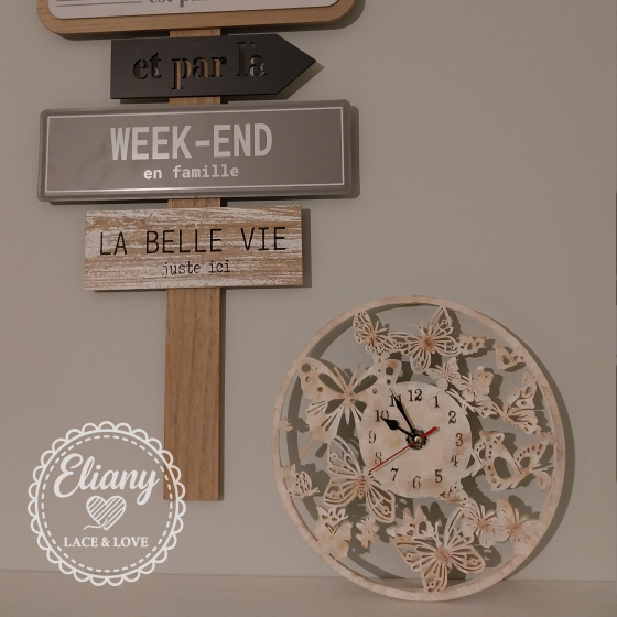 orologio traforato farfalle in legno