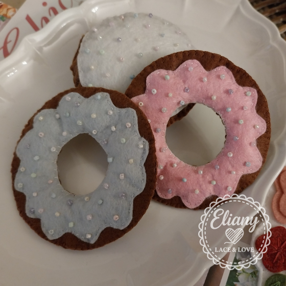 ciambelle in pannolenci con perline