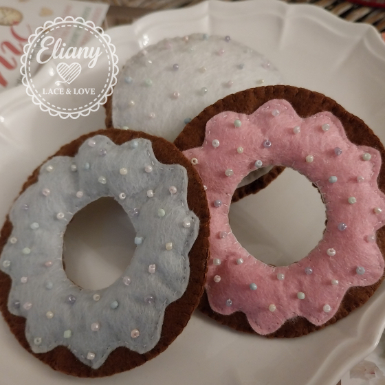 ciambelle in pannolenci con perline