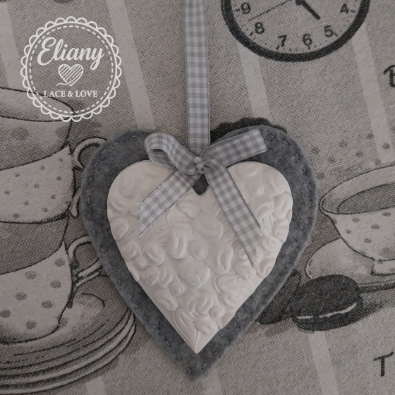 cuori decorazioni per cucina in feltro e gesso