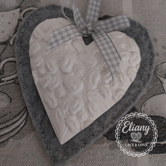 cuori decorazioni per cucina in feltro e gesso