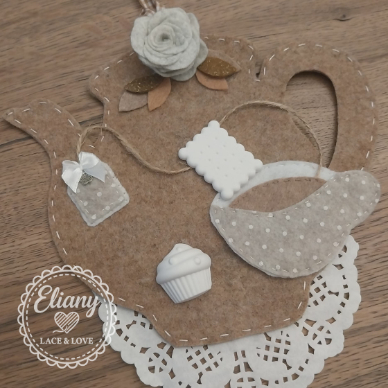teiere con applicazioni feltro e gesso