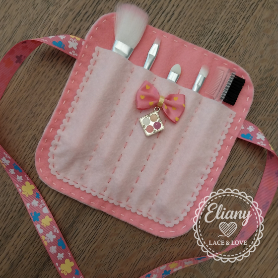 porta pennelli da trucco bambina in feltro