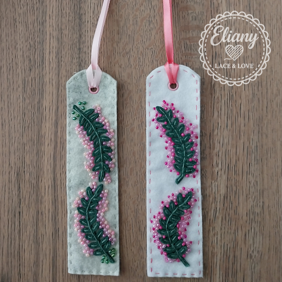 Segnalibri con fiori foglie e perline