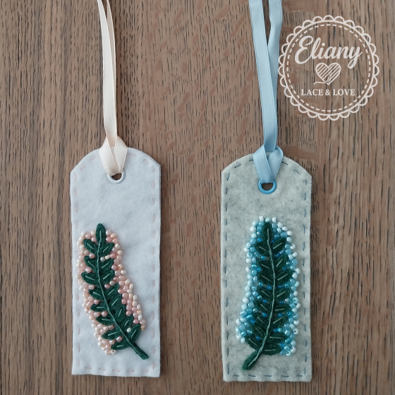 Segnalibri con fiori foglie e perline