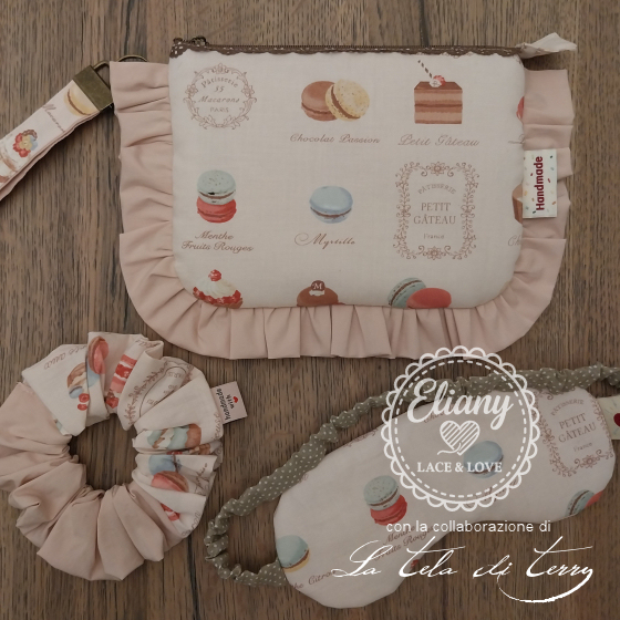 Pochette portatrucco, scrunchies, maschera notte