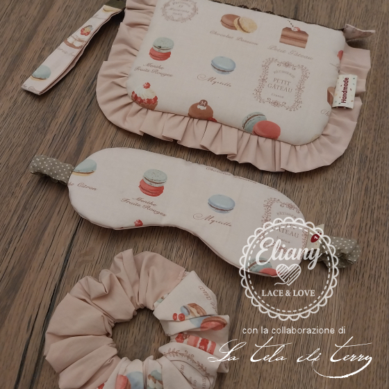 Pochette portatrucco, scrunchies, maschera notte