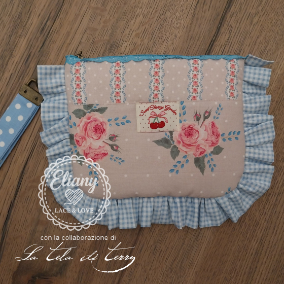 Pochette portatrucco, scrunchies, fiori e ciliegie
