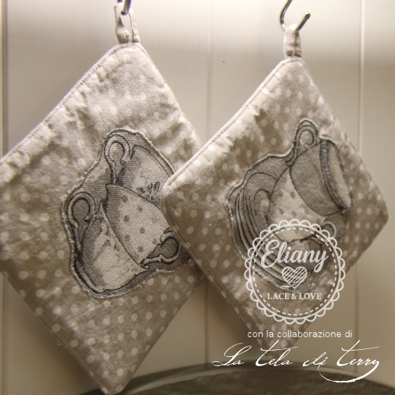 Set cucina runner, presine, cestini e cuscino coordinato 