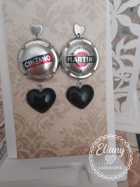 orecchini asimmetrici Cinzano e Martini